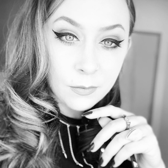 Meet the Posher Other - Meet your Posher, Kaila